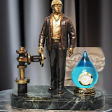 Бронзовый сувенир "Работник водоканала"
