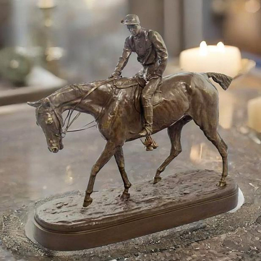 Бронзовая композиция "Наездник" купить с доставкой Бронзовая композиция "Наездник"